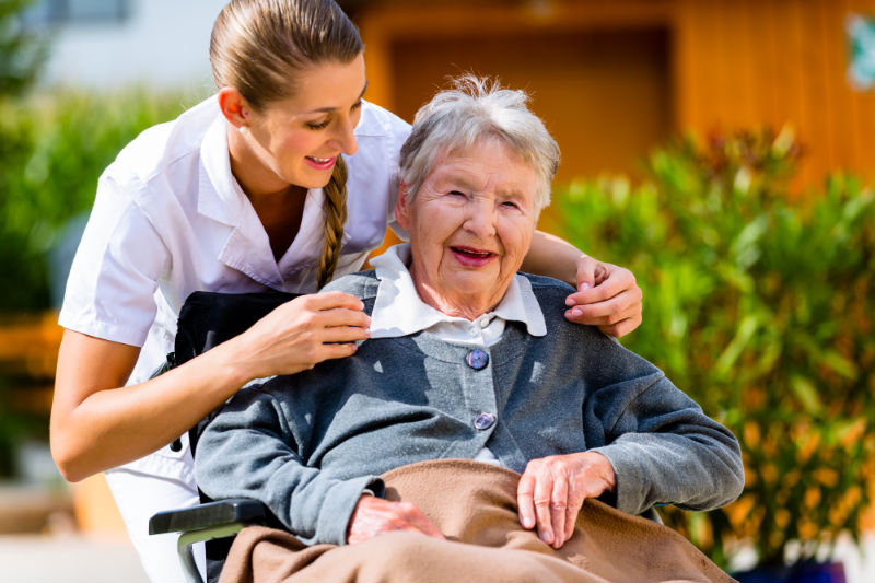 What to Expect From Your Loved One’s Assisted Living Care in Utah County