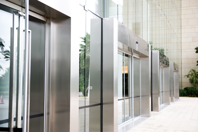 The Benefits Gained by Using Glass Partitions in Your Arlington, VA Office